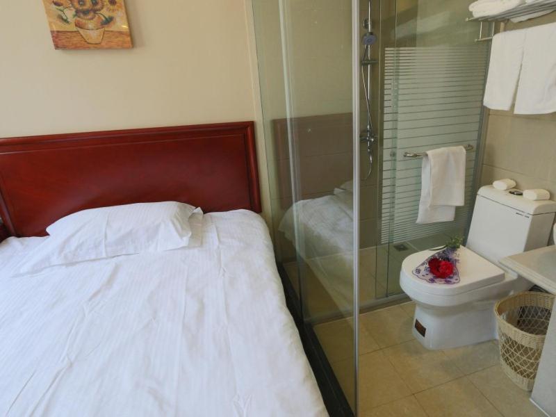 Greentree Inn Shanghai Pudong Airport Huaxia East Road Railway Station Shell Hotel Екстер'єр фото