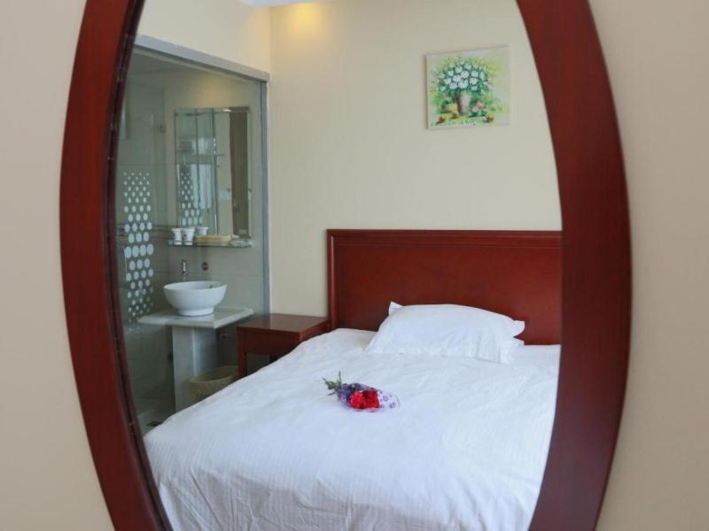 Greentree Inn Shanghai Pudong Airport Huaxia East Road Railway Station Shell Hotel Екстер'єр фото