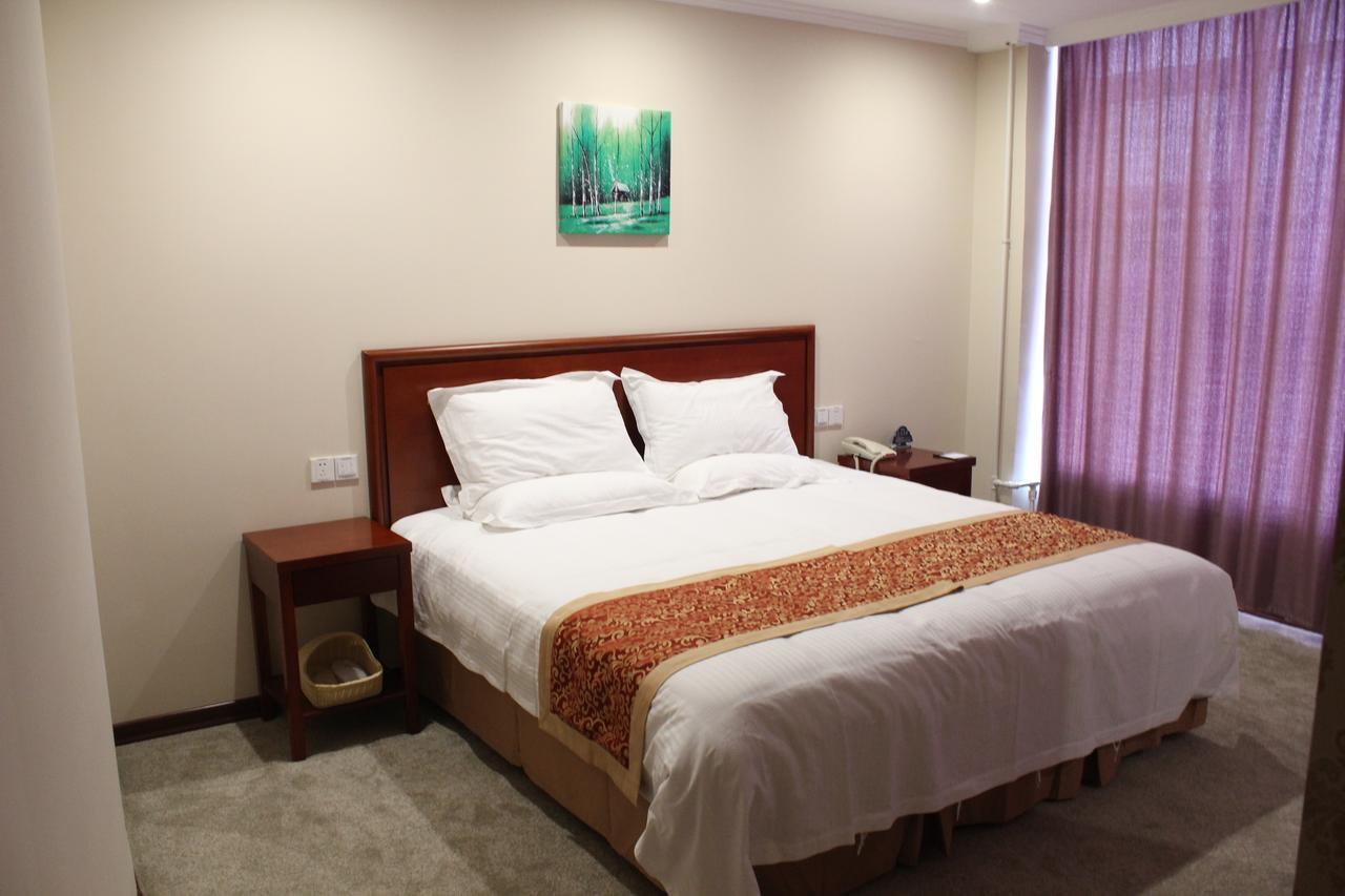 Greentree Inn Shanghai Pudong Airport Huaxia East Road Railway Station Shell Hotel Екстер'єр фото