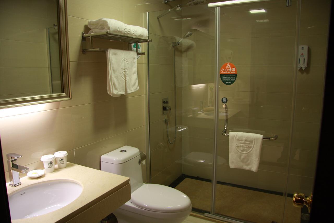 Greentree Inn Shanghai Pudong Airport Huaxia East Road Railway Station Shell Hotel Екстер'єр фото