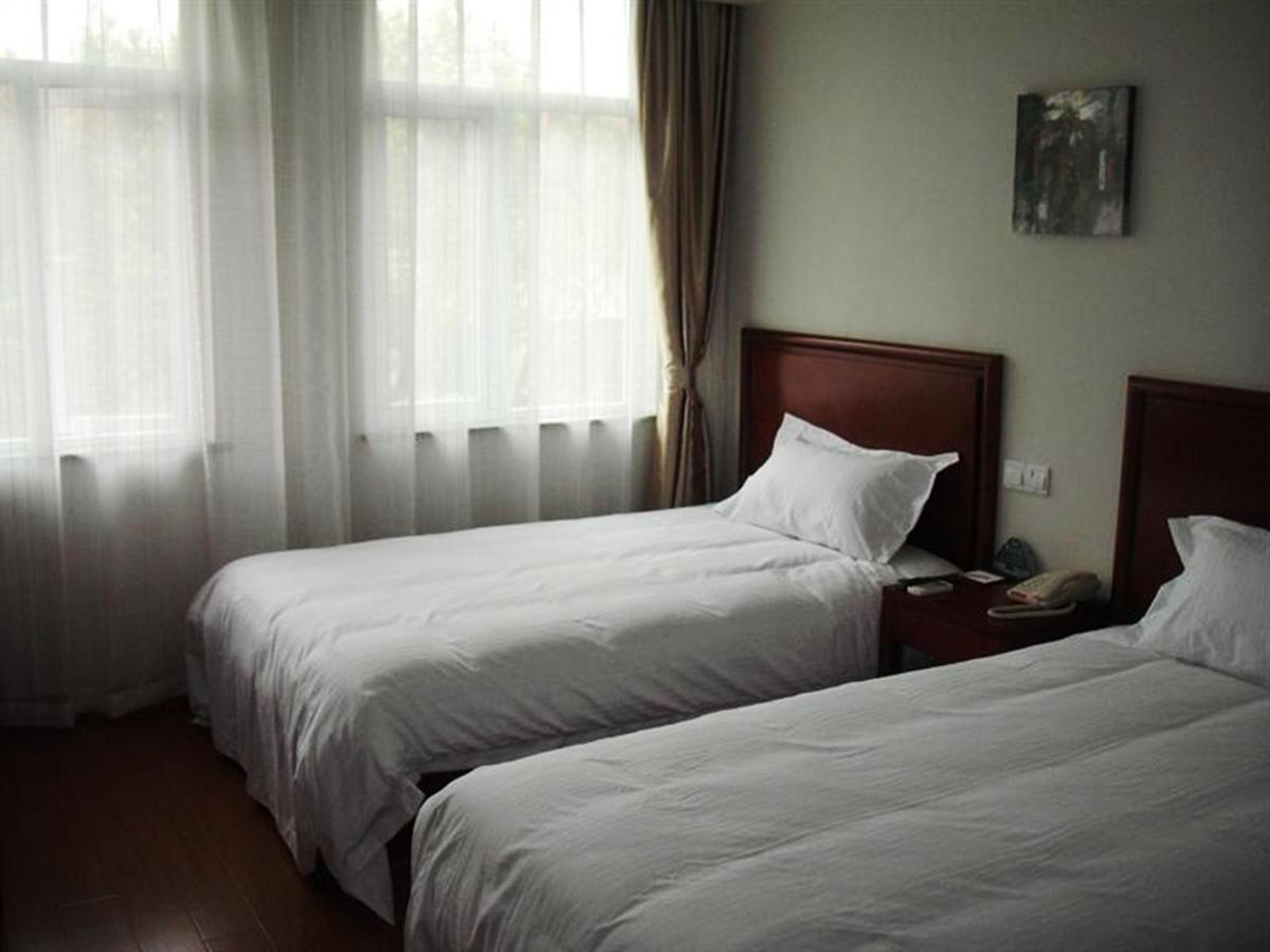 Greentree Inn Shanghai Pudong Airport Huaxia East Road Railway Station Shell Hotel Екстер'єр фото