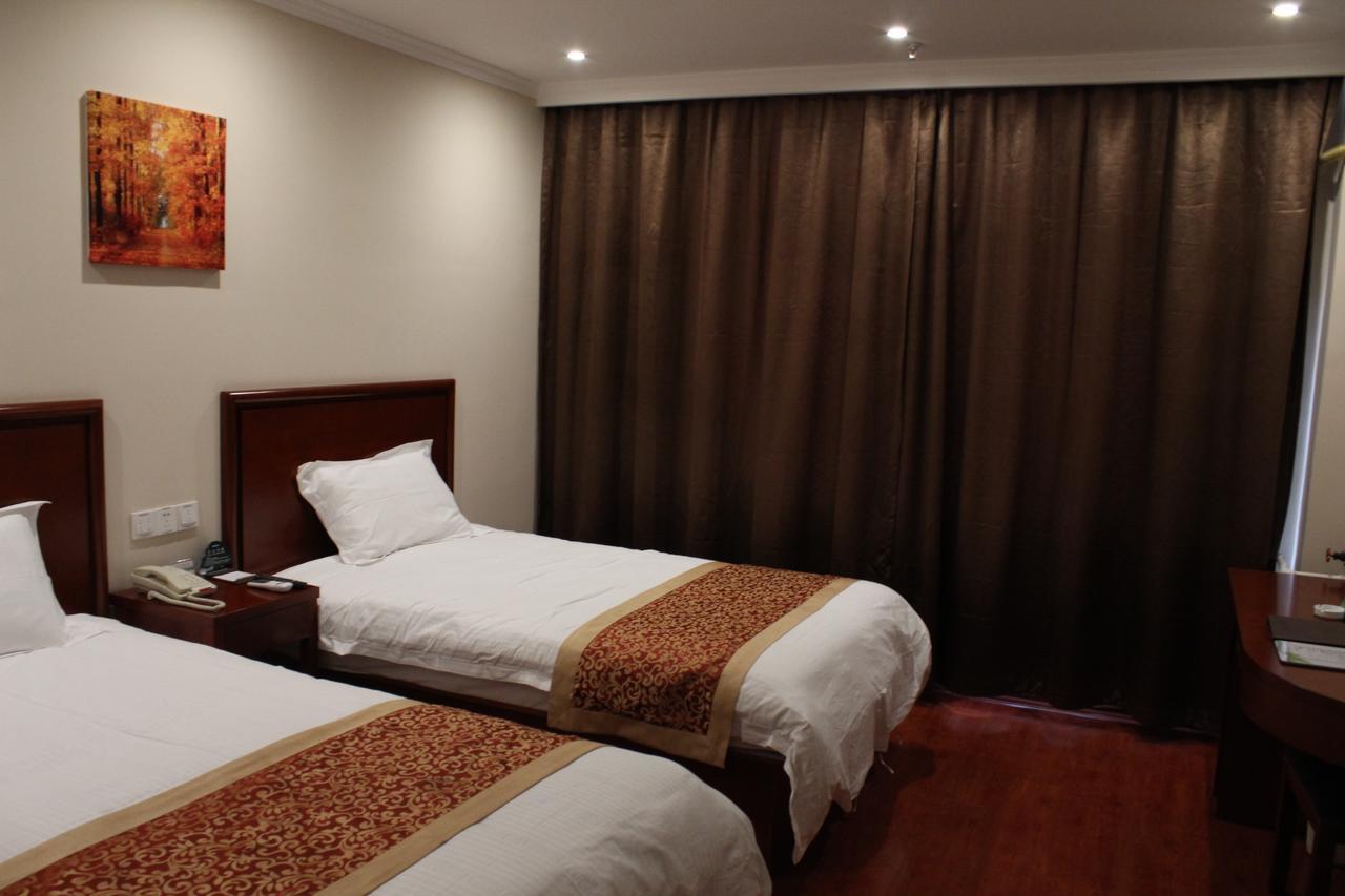 Greentree Inn Shanghai Pudong Airport Huaxia East Road Railway Station Shell Hotel Екстер'єр фото