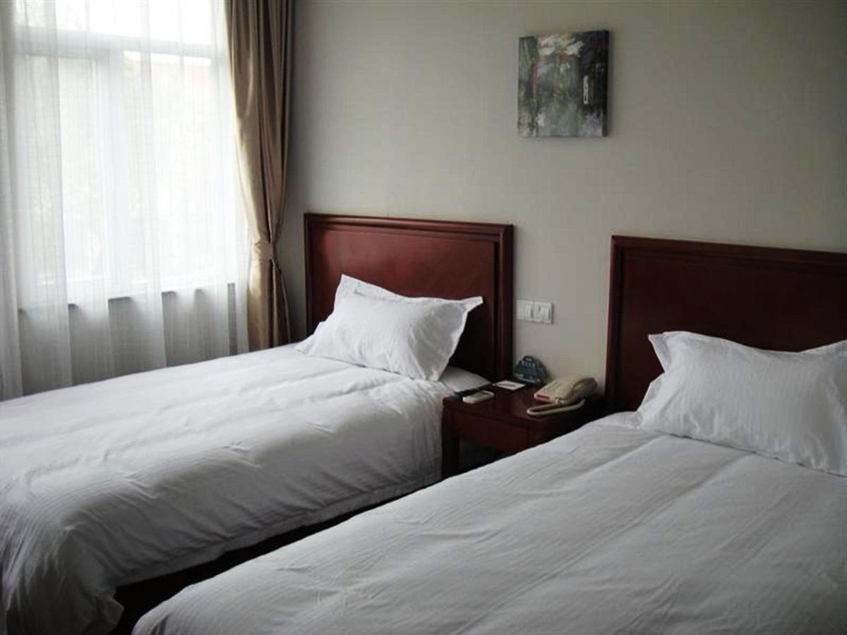 Greentree Inn Shanghai Pudong Airport Huaxia East Road Railway Station Shell Hotel Екстер'єр фото